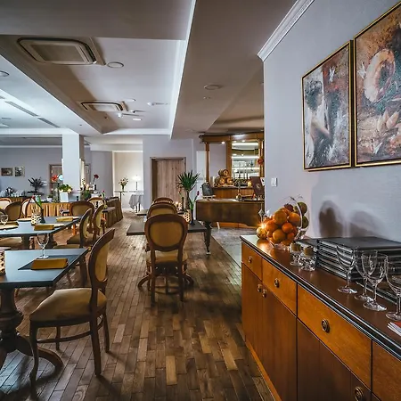 Ξενοδοχείο Paryski Art & Business - Basen Jacuzzi Sauna Malpi Gaj 4*